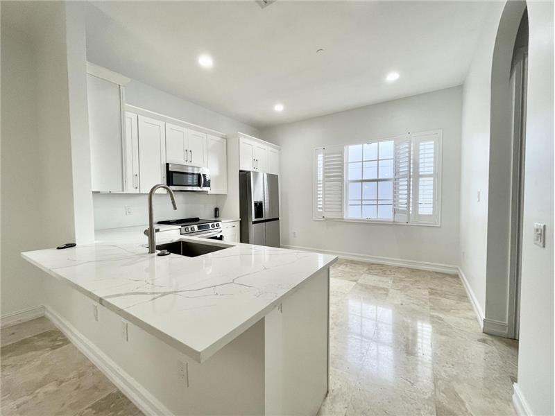 Building Photo - 632 Renaissance Wy