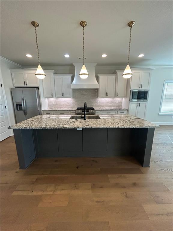 Building Photo - 2205 Salmon St