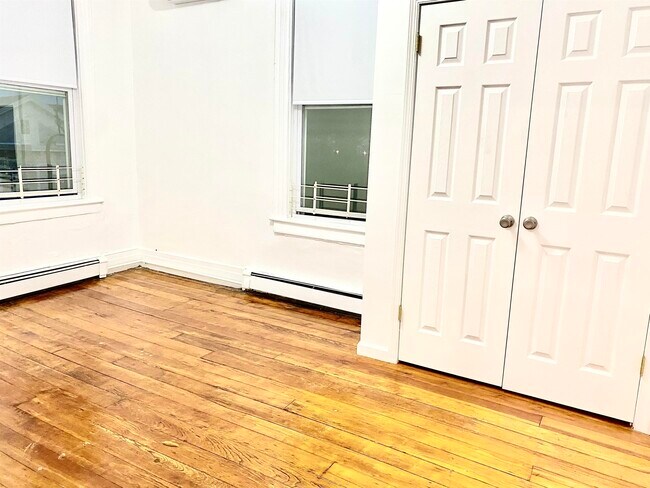 Building Photo - 46 Prescott St