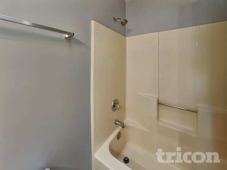 Building Photo - 2909 Buckskin Trail SW