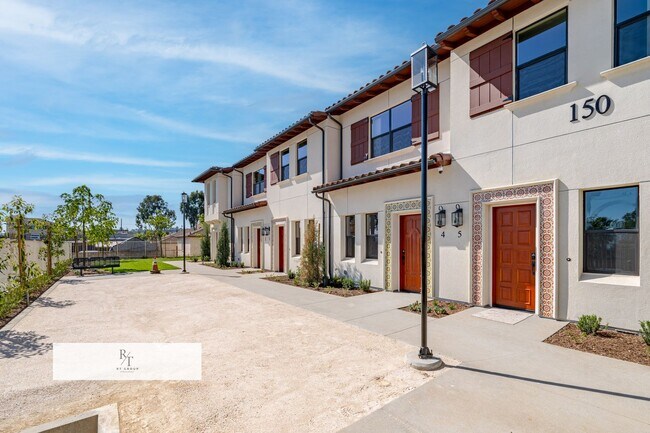 Building Photo - Whitmore Villa.