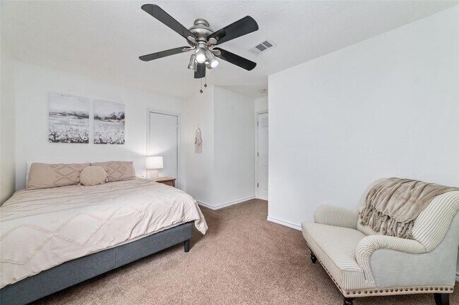 Building Photo - 13019 Lentando Dr