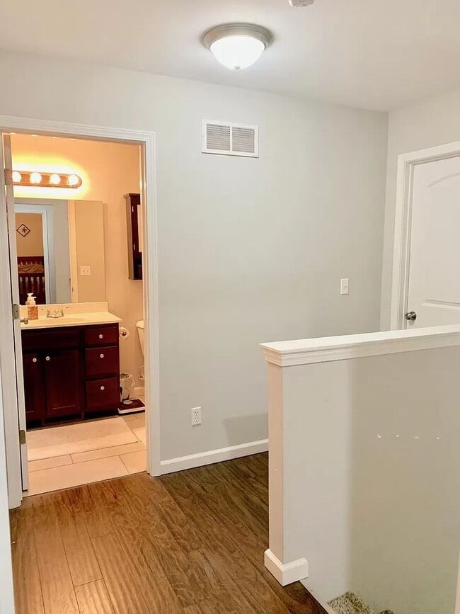 Building Photo - 477 Eve Estates Dr