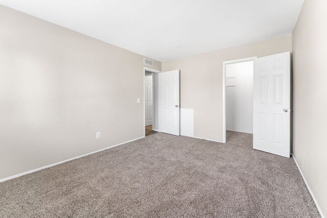 Building Photo - 31481 Block St