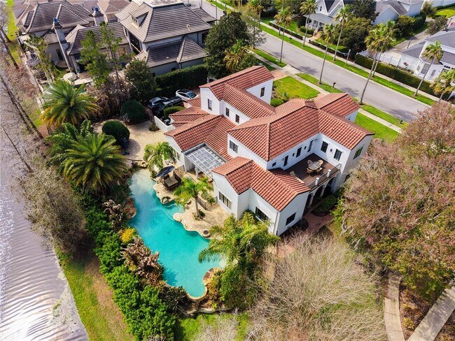 Building Photo - 719 Eastlawn Dr