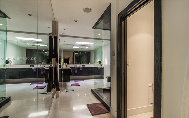 Building Photo - 3020 Brickell Ave