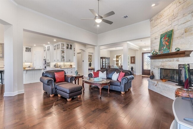 Building Photo - 235 Chestnut Crossing