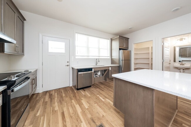 Building Photo - 3801 Lands End Ct