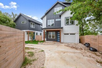 Building Photo - 5305 Ledesma Rd
