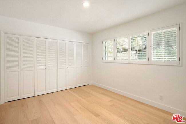 Building Photo - 650 N Tigertail Rd