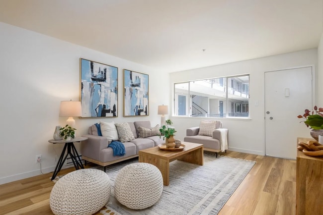 Building Photo - Charming Redwood City one bedroom one bath...