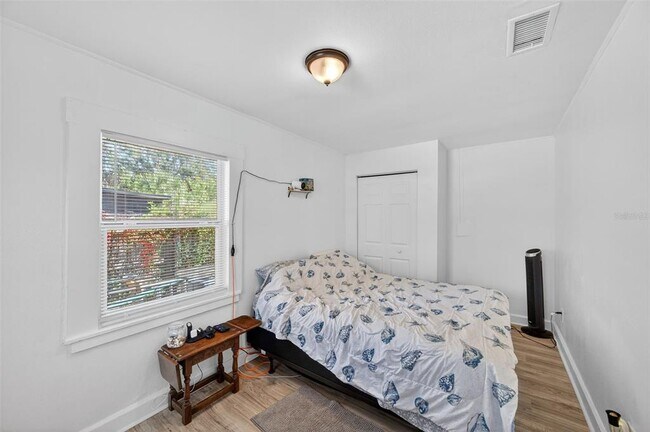 Building Photo - 4324 16th Ave S