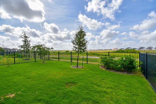 Building Photo - 19535 Shady Hike Ln