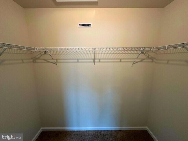 Building Photo - 172 Bell Ct