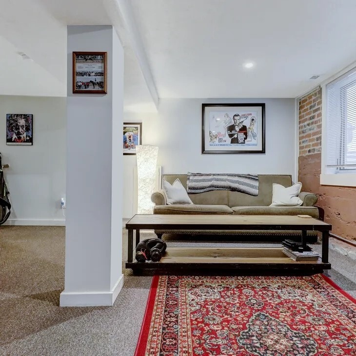 Building Photo - 658 S 26th Ave