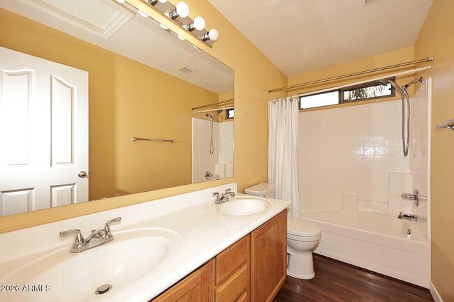 Building Photo - 731 W Melody Ave