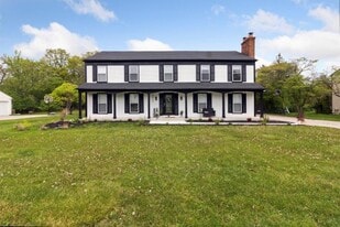 Building Photo - 5242 Cedarhurst Dr