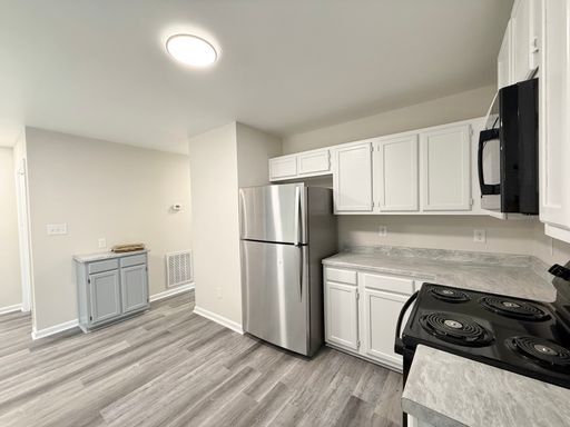 Building Photo - **OFFERING REFUNDABLE APPLICATION FEES** Newly Remodeled 3BD, 2.5BA Knightdale Home with a Fenced...