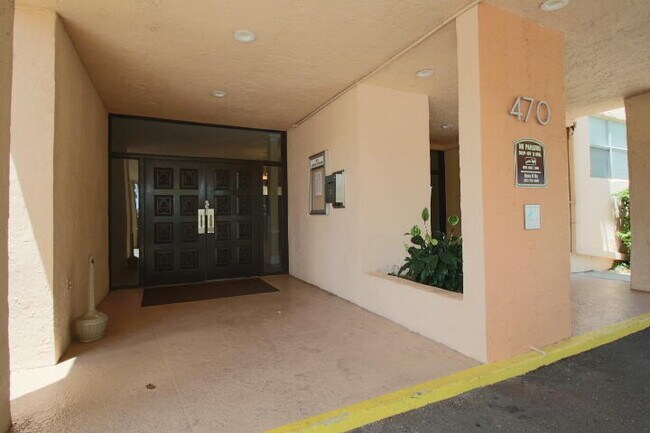 Building Photo - 470 Executive Center Dr