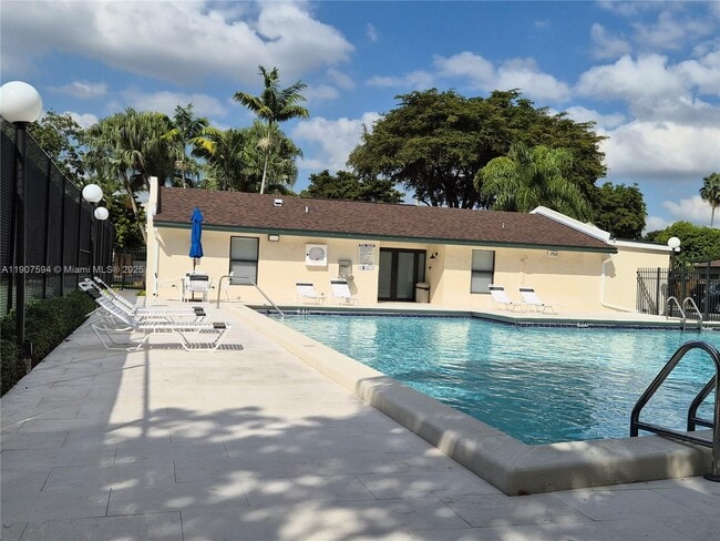 Building Photo - 10904 SW 72nd St