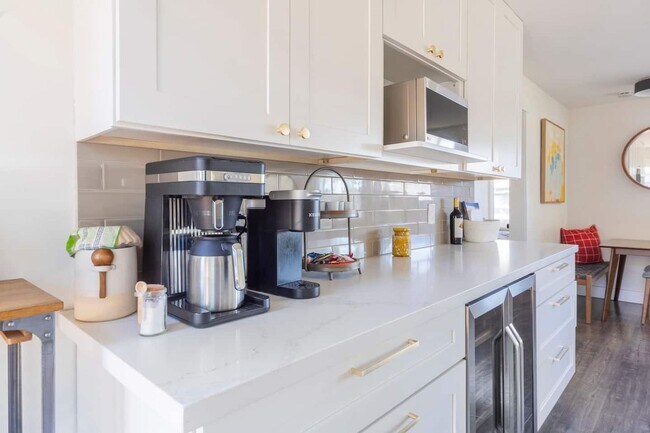 Building Photo - Renovated Two Bedroom West Napa Bungalow