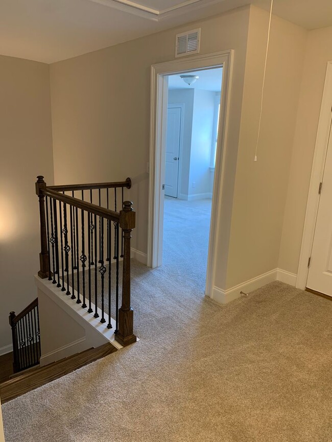 Building Photo - HOME IN PARC @ THE AU CLUB