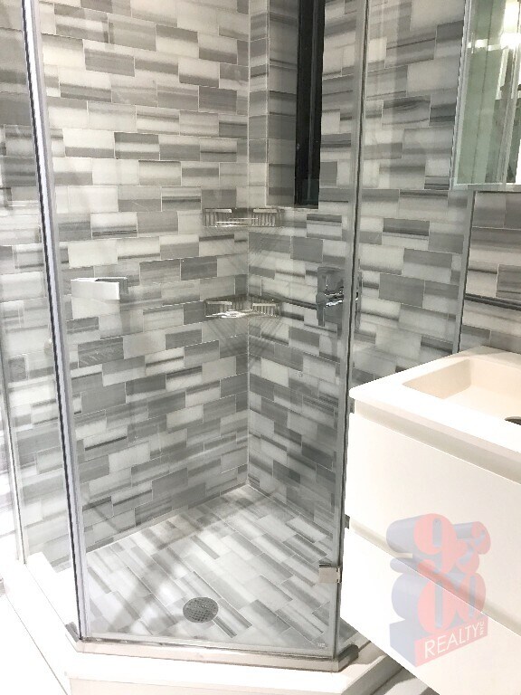 Building Photo - 246 Mott St