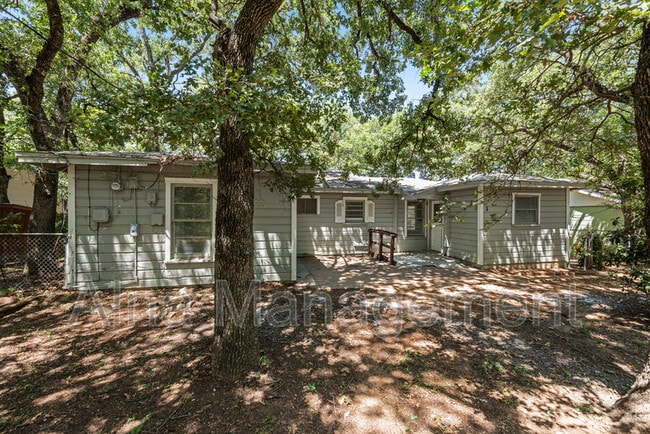 Building Photo - 2517 Weiler Blvd