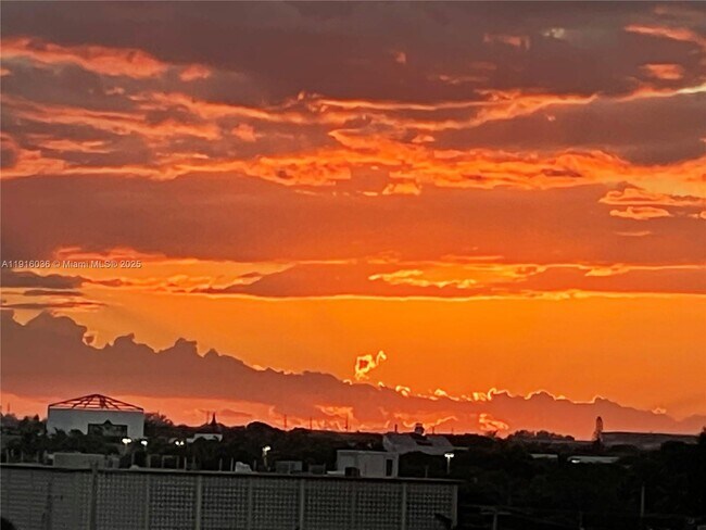 Building Photo - 2900 NE 30th St