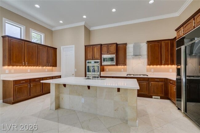 Building Photo - Elegant Anthem Country Club Residence with Spa, Balcony & 3-Car Garage