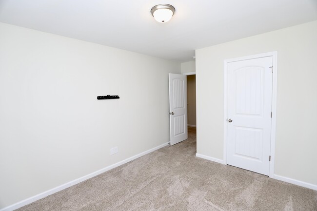 Building Photo - 17 Carriagebrook Cir