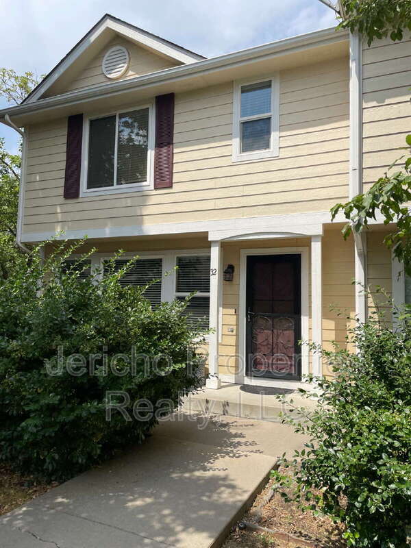 Building Photo - 32 N Harlan St