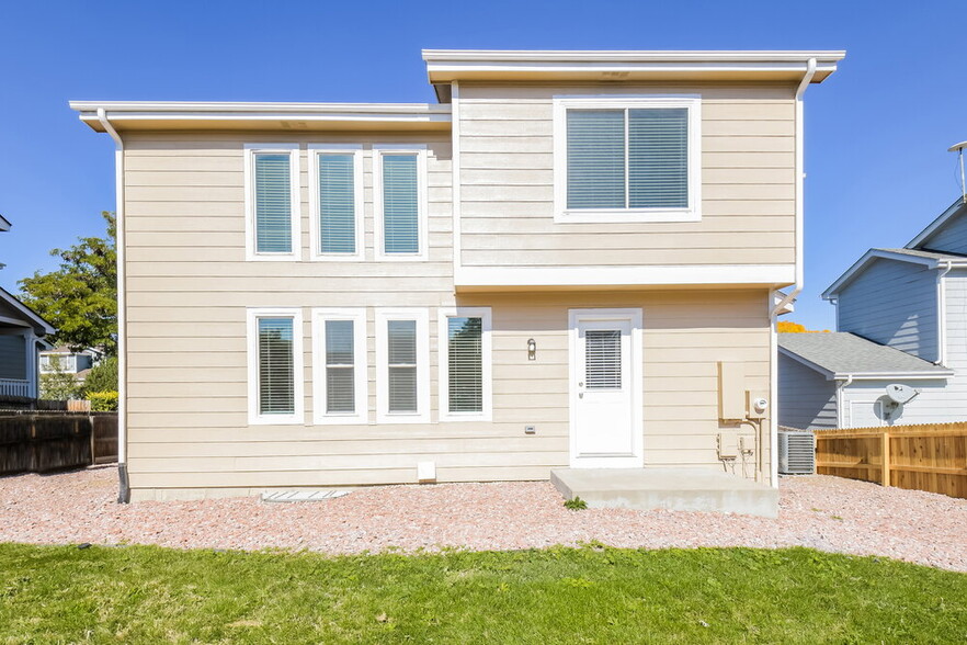 Building Photo - 19452 E Hamilton Pl