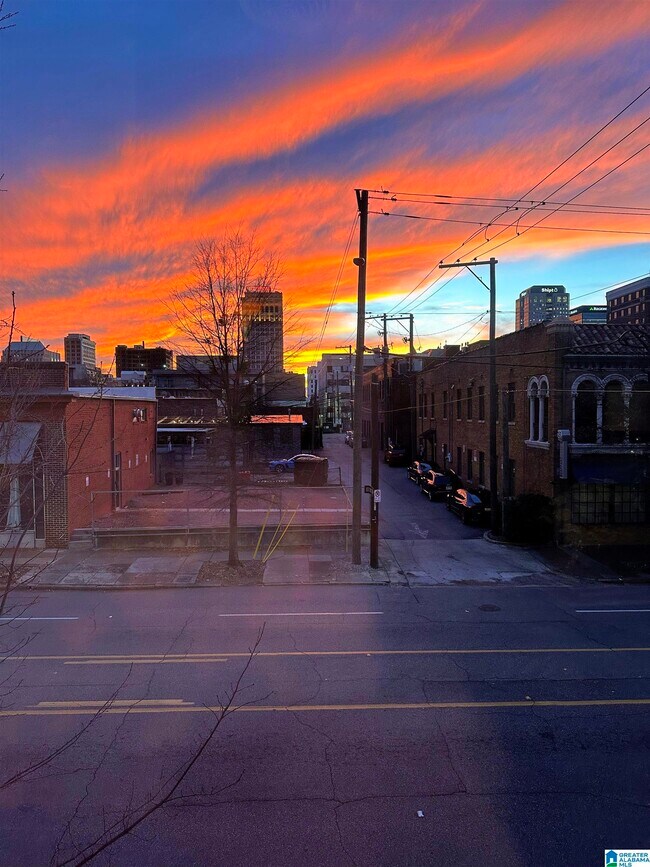 Building Photo - 2412 2nd Ave N