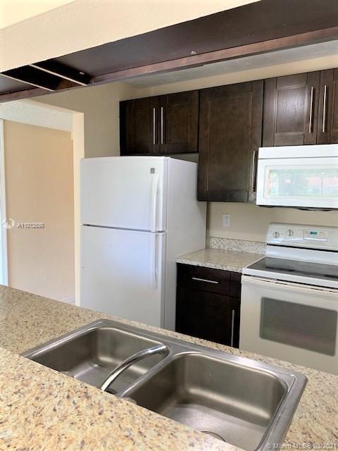 Building Photo - 5130 Elmhurst Rd