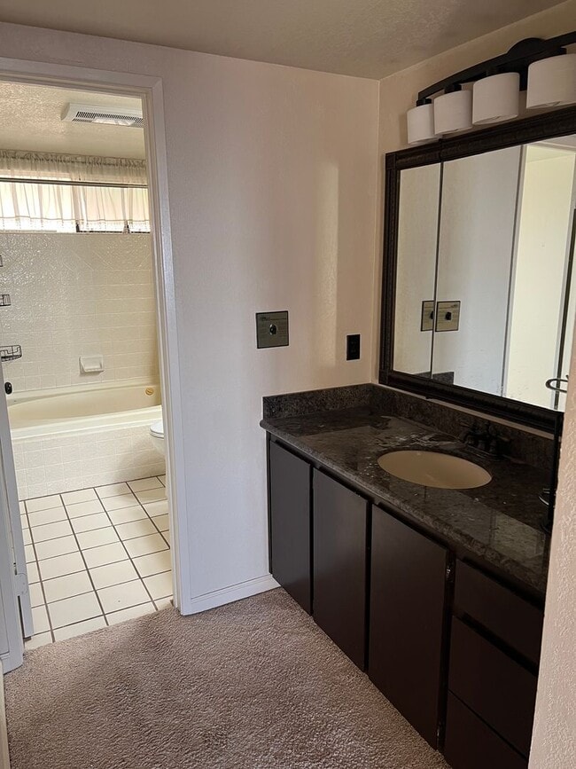 Building Photo - STYLISH HAYWARD HILLS CONDO WITH TWO PRIMARY SUITES AND BAY VIEWS!!!