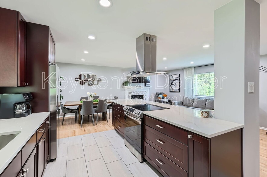 Primary Photo - 683 Dawson St