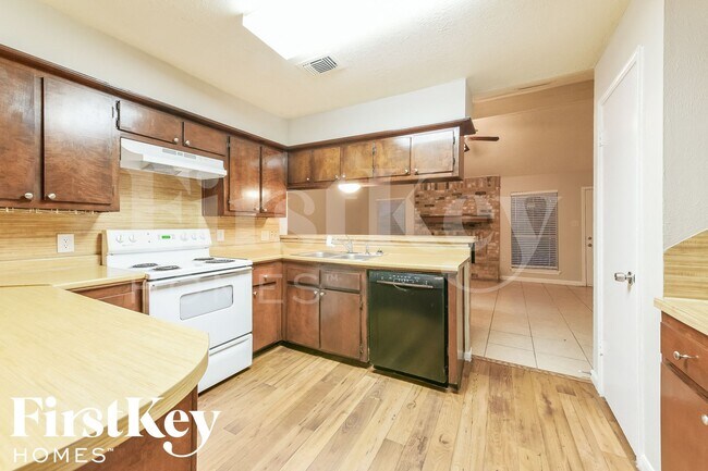 Building Photo - 13367 Lake Breeze Ln