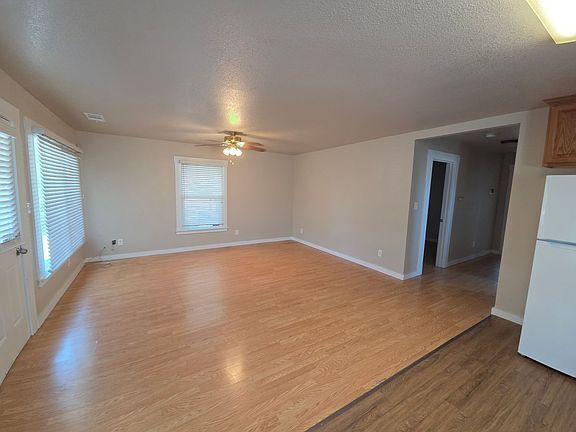 Building Photo - Charming 2 bedroom 1 bathroom home