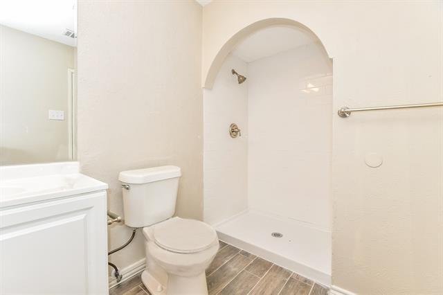 Building Photo - 2902 Branch Oaks Dr