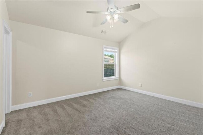 Building Photo - 5230 Hidden Valley Ln