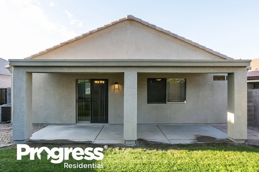 Building Photo - 10974 W Manzanita Dr