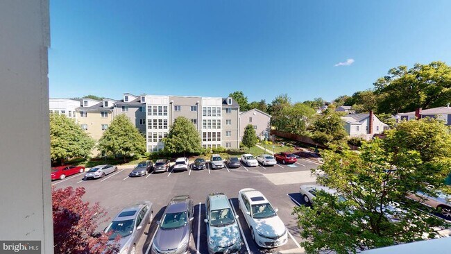 Building Photo - 4067 S Four Mile Run Dr