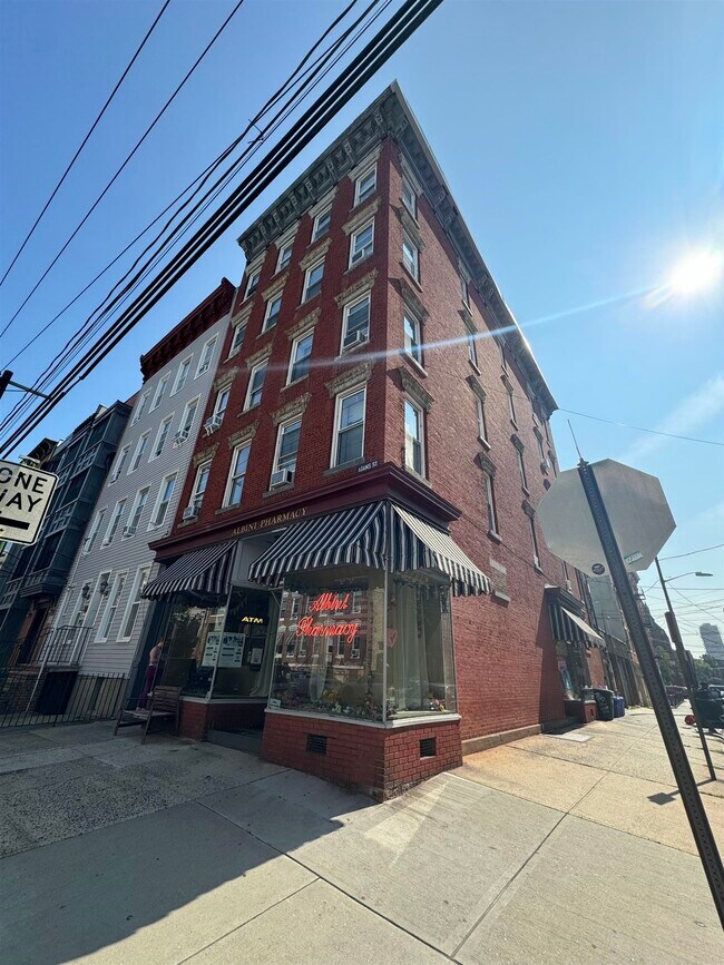 Building Photo - 401 Adams St