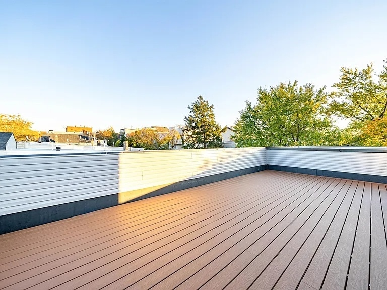 Private Rooftop - Empty - 99 Hague St