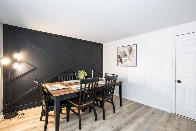 Building Photo - Four bedroom Corner Lot!