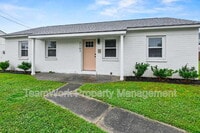 Building Photo - 3107 Azalea Dr