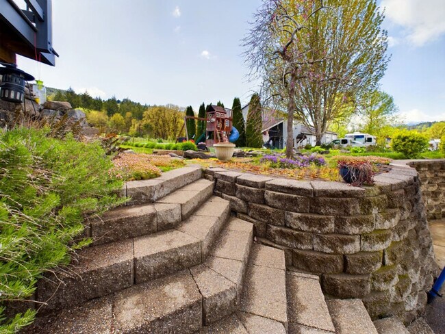 Building Photo - 33010 Fircreek Ln