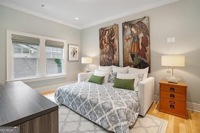 Building Photo - 407 8th St NE