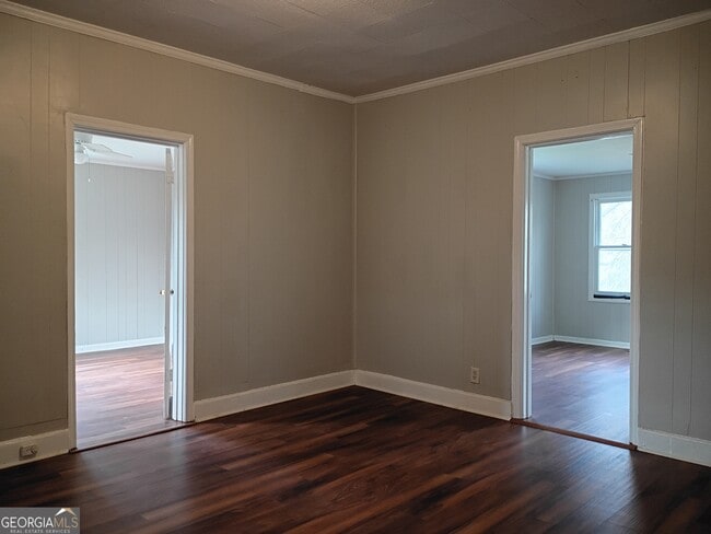 Building Photo - 211 Arnco 6th St